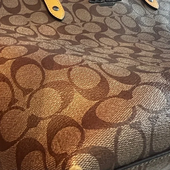Coach Signature City Tote Bag in Light Khaki Multi 5696 - Picture 12 of 15